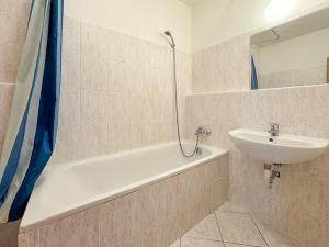 Pronájem bytu 2+kk, Praha - Strašnice, Na palouku, 53 m2