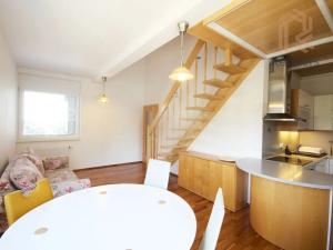 Pronájem bytu 2+kk, Praha - Velká Chuchle, Hvězdářská, 46 m2
