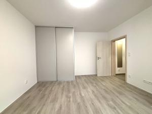 Pronájem bytu 1+kk, Plzeň - Lobzy, Živnostenská, 29 m2