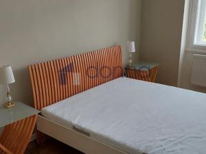 Pronájem bytu 2+kk, Praha, Moskevská, 54 m2