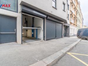 Pronájem garážového stání, Praha - Nusle, Rostislavova, 15 m2