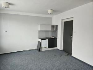 Pronájem obchodního prostoru, Pardubice, Palackého třída, 82 m2