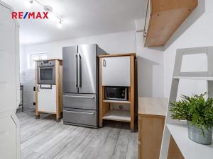 Prodej obchodního prostoru, Praha - Karlín, Pernerova, 128 m2