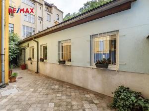 Prodej ubytování, Praha - Karlín, Pernerova, 60 m2