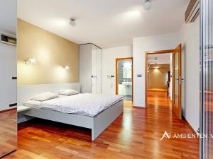 Pronájem bytu 3+kk, Brno, Kopečná, 98 m2