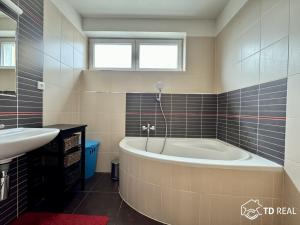 Pronájem bytu 3+kk, Brno, Šmahova, 73 m2