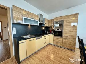 Pronájem bytu 3+kk, Brno, Šmahova, 73 m2