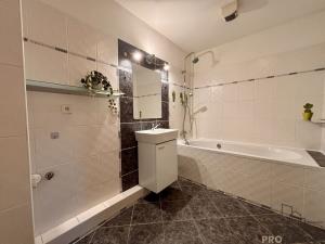 Prodej bytu 3+kk, Olomouc, Handkeho, 64 m2