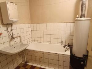 Prodej rodinného domu, Střílky, Hradská, 228 m2