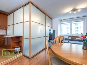 Prodej bytu 2+kk, Praha - Troja, Hnězdenská, 43 m2