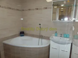 Pronájem bytu 2+1, Opava, Přerovecká, 67 m2