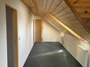 Prodej apartmánu, Podhradní Lhota, 160 m2