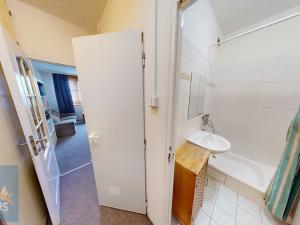 Pronájem bytu 1+kk, Praha - Braník, Vavřenova, 24 m2