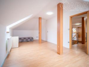 Pronájem vícegeneračního domu, Divišov, K Vodojemu, 267 m2