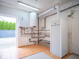 Pronájem vícegeneračního domu, Divišov, K Vodojemu, 267 m2