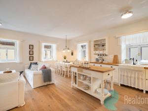 Prodej historického objektu, Záhoří - Jamný, 159 m2