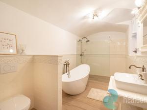 Prodej historického objektu, Záhoří - Jamný, 159 m2