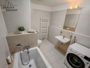 Pronájem bytu 2+kk, Brno, Kigginsova, 64 m2