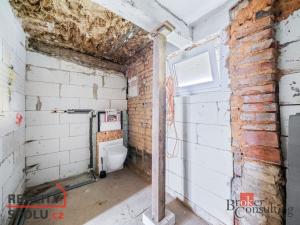 Prodej rodinného domu, Hrádek, U koupaliště, 235 m2