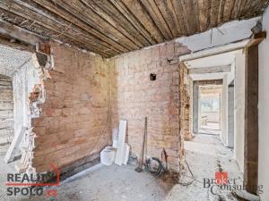 Prodej rodinného domu, Hrádek, U koupaliště, 235 m2