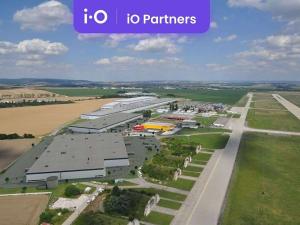 Pronájem skladu, Brno, Letiště Brno-Tuřany, 13000 m2