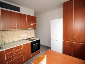 Pronájem bytu 2+1, Kadaň, Na Podlesí, 61 m2