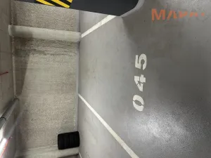 Pronájem garážového stání, Praha - Holešovice, V háji, 12 m2