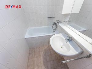 Pronájem bytu 2+kk, Praha - Stodůlky, Bašteckého, 42 m2