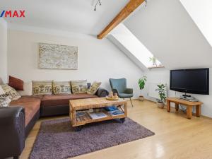 Prodej bytu 3+1, Karlovy Vary, Bulharská, 72 m2