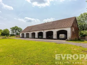 Prodej zemědělské usedlosti, Spálené Poříčí, 210 m2