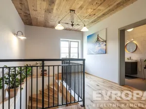 Prodej rodinného domu, Spálené Poříčí, 210 m2