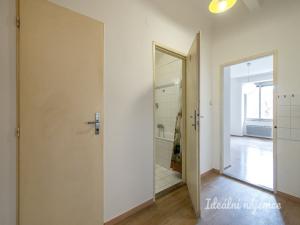 Pronájem bytu 1+kk, Praha - Košíře, Plzeňská, 35 m2