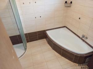 Prodej atypického bytu, Rokytno, 125 m2