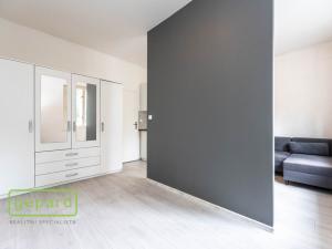 Prodej podílu 1/2 rodinného domu, Praha - Malešice, Káranská, 225 m2