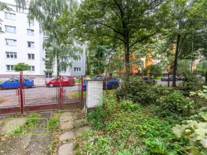 Prodej podílu 1/2 rodinného domu, Praha - Malešice, Káranská, 225 m2