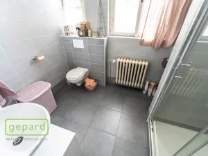 Prodej podílu 1/2 rodinného domu, Praha - Malešice, Káranská, 225 m2