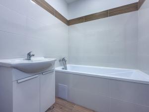 Prodej bytu 3+1, Chomutov, Školní pěšina, 62 m2