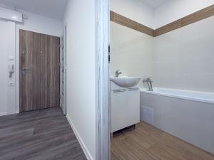 Prodej bytu 3+1, Chomutov, Školní pěšina, 62 m2