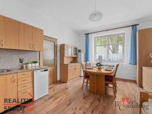 Prodej atypického bytu, Dvůr Králové nad Labem, Klazarova, 390 m2