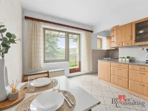 Prodej atypického bytu, Dvůr Králové nad Labem, Klazarova, 67 m2