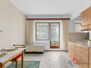 Prodej atypického bytu, Dvůr Králové nad Labem, Klazarova, 67 m2