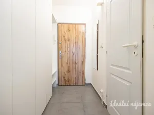 Pronájem bytu 1+kk, Praha - Kobylisy, Kyselova, 22 m2