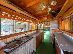 Prodej kanceláře, Uherské Hradiště, V Zahradách, 474 m2