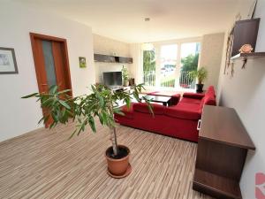 Pronájem bytu 5+kk, Praha - Petrovice, Edisonova, 154 m2