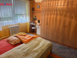 Prodej rodinného domu, Roštění, 400 m2
