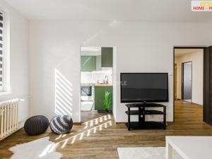 Prodej bytu 3+1, Karlovy Vary - Stará Role, Okružní, 65 m2