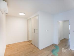 Pronájem bytu 3+kk, Praha, Na moklině, 71 m2