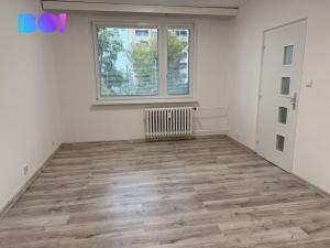 Prodej bytu 3+1, Znojmo, Dukelských bojovníků, 70 m2