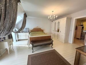 Prodej bytu 4+1, Karlovy Vary, Mariánskolázeňská, 130 m2