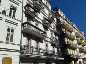 Prodej bytu 4+1, Karlovy Vary, Mariánskolázeňská, 130 m2